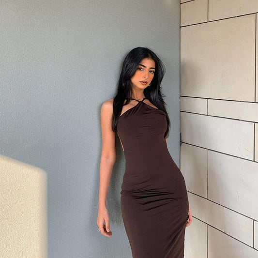 Elegant Sleeveless Halterneck Maxi Dress in Solid Color